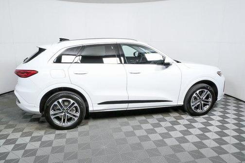 2025 Audi Q5 Premium TFSI quattro S tronic