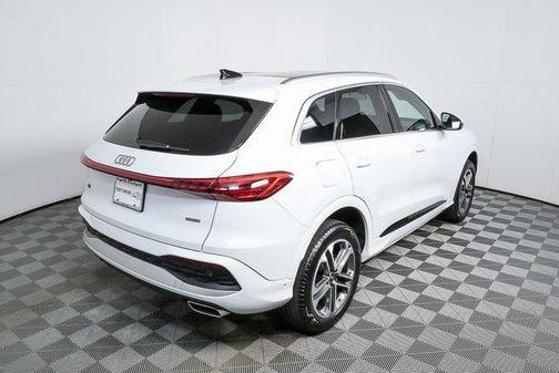 2025 Audi Q5 Premium TFSI quattro S tronic