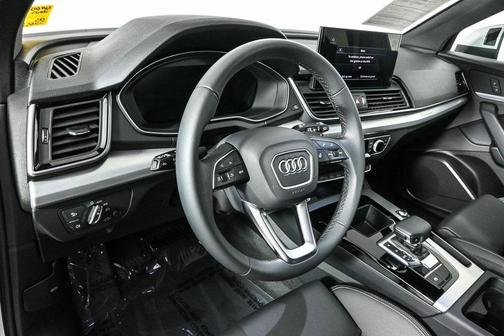 2025 Audi Q5 45 S line Premium