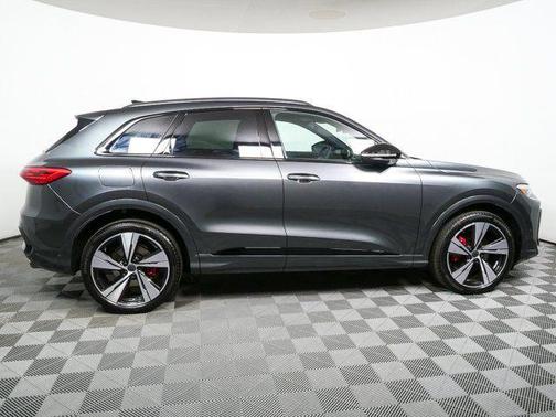 Daytona Gray Pearl Effect 2026 Audi SQ5 3.0T Premium Plus
