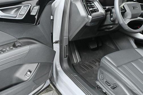 2025 Audi Q4 e-tron Premium Plus 55 quattro