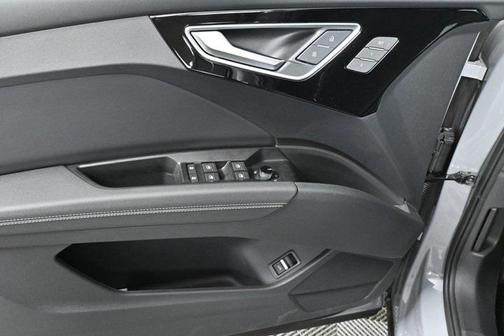 2025 Audi Q4 e-tron Premium Plus 55 quattro