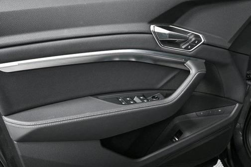 2024 Audi Q8 e-tron Premium