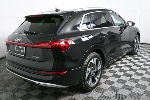 2021 Audi e-tron Premium
