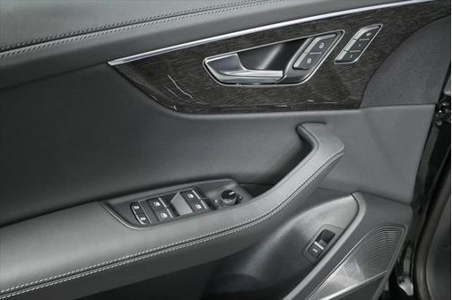 2025 Audi Q8 55 Prestige