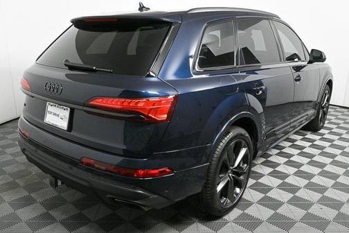 2025 Audi Q7 55 Premium Plus