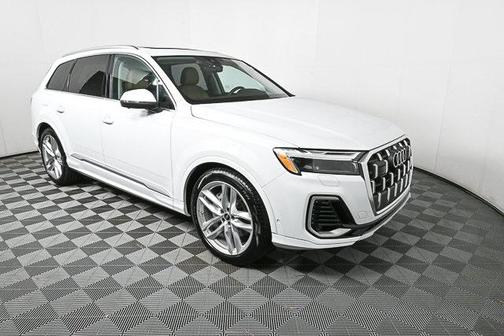 2025 Audi Q7 55 Premium Plus