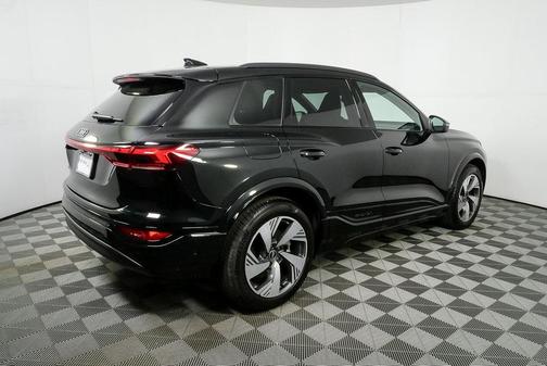 2025 Audi Q6 e-tron Prestige quattro