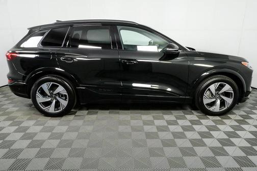 2025 Audi Q6 e-tron Prestige quattro