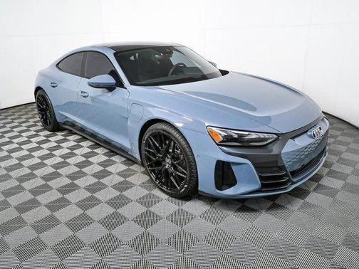 Kemora Gray Metallic 2023 Audi e-tron GT Prestige quattro