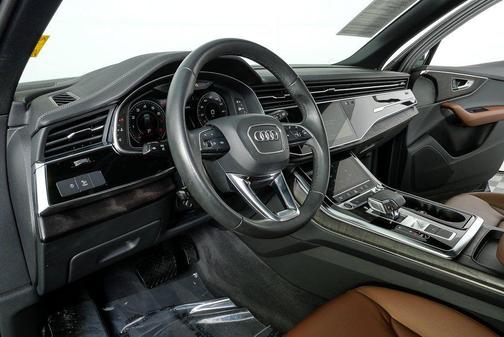 2023 Audi Q7 45 Premium