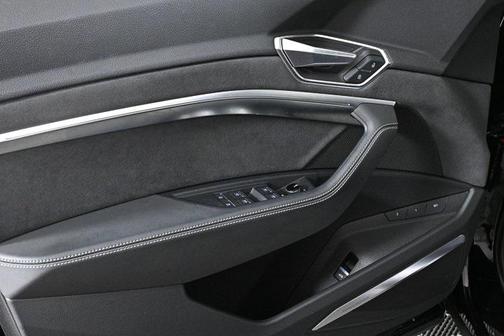 2022 Audi e-tron S Prestige