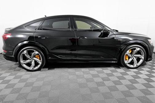 2022 Audi e-tron S Prestige