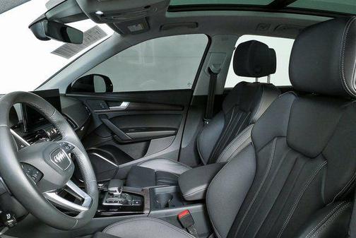 2024 Audi Q5 45 S line Premium