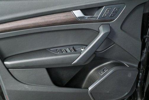 2024 Audi Q5 45 S line Premium