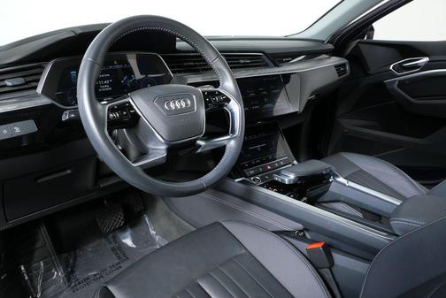 Navarra Blue Metallic 2021 Audi e-tron Sportback Premium