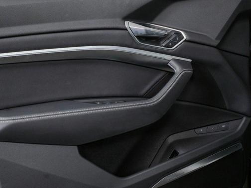 Manhattan Gray Metallic 2022 Audi e-tron Premium Plus