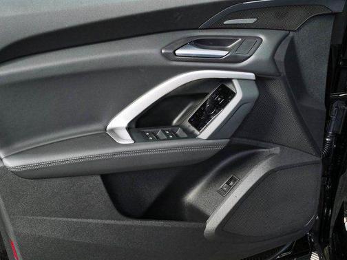 Mythos Black Metallic 2026 Audi Q5 Premium Plus TFSI quattro S tronic