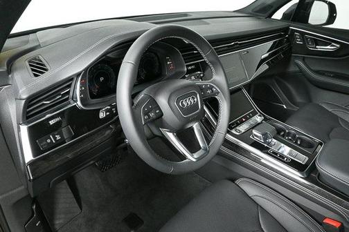 2025 Audi Q7 55 Prestige