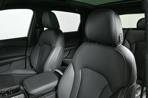 2025 Audi Q7 55 Prestige