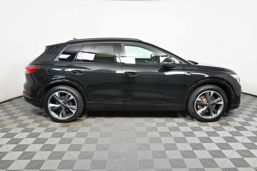 2024 Audi Q4 e-tron Premium Plus 55 quattro