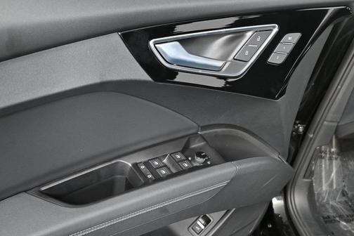 2024 Audi Q4 e-tron Premium Plus 55 quattro