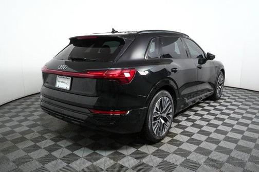 2024 Audi Q8 e-tron Premium Plus