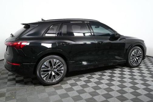 2024 Audi Q8 e-tron Premium Plus