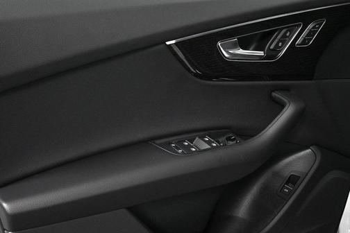 2025 Audi Q8 55 Premium