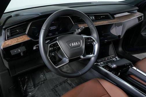 2022 Audi e-tron Premium