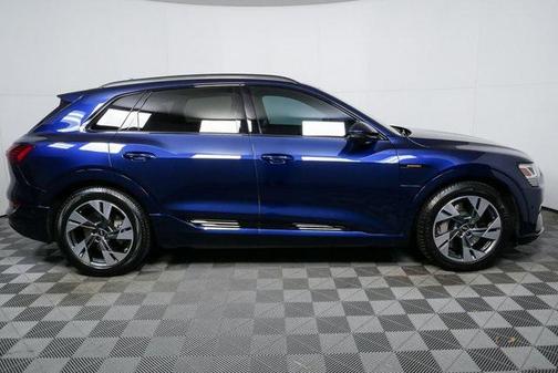 2022 Audi e-tron Premium