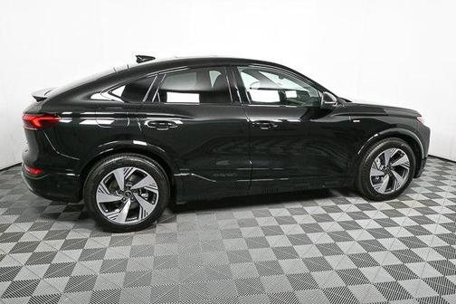 2025 Audi Q6 e-tron Prestige