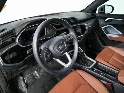 Glacier White Metallic 2024 Audi Q3 45 S line Premium Plus