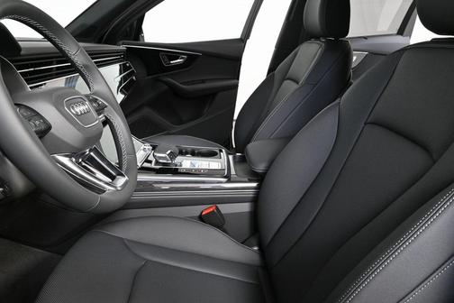 2026 Audi Q7 55 Premium Plus