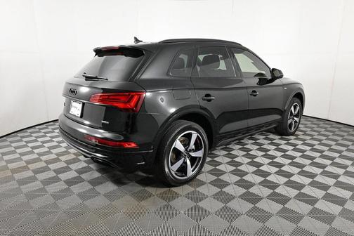 2023 Audi Q5 45 S line Prestige