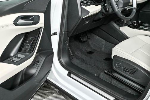 2025 Audi Q6 e-tron Premium