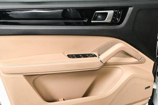 2021 Porsche Cayenne Base
