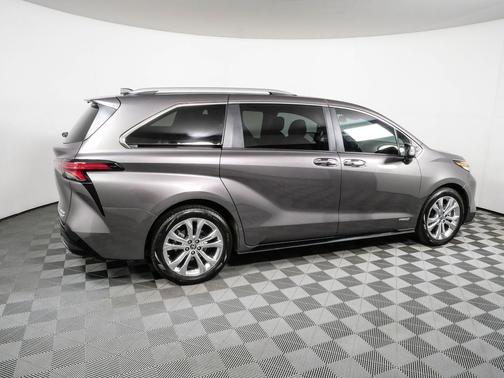 Predawn Gray Mica 2021 Toyota Sienna Platinum 7 Passenger