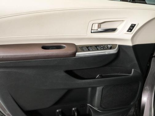 Predawn Gray Mica 2021 Toyota Sienna Platinum 7 Passenger