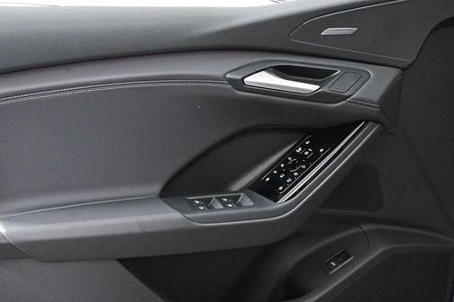 2025 Audi Q6 e-tron Premium Plus quattro