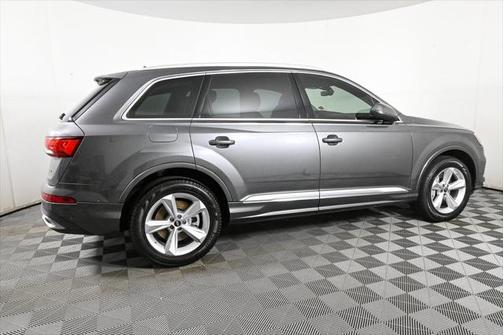 2023 Audi Q7 55 Premium