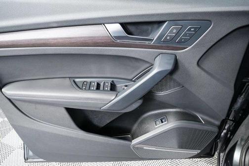 2022 Audi Q5 45 S line Premium Plus