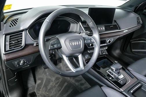 2022 Audi Q5 45 S line Premium Plus