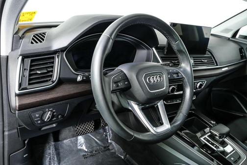 2023 Audi Q5 40 Premium Plus