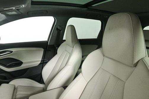 2025 Audi Q6 e-tron Prestige quattro