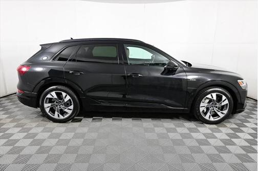 2022 Audi e-tron Premium