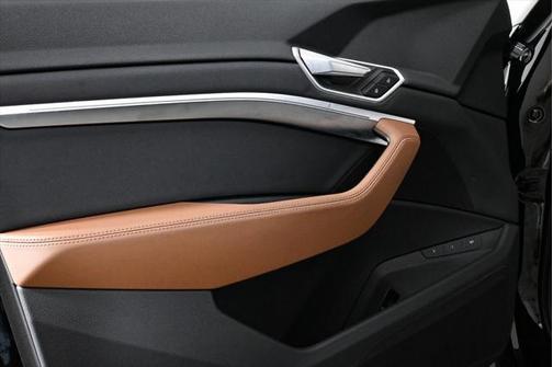 2022 Audi e-tron Premium