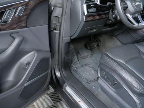 Samurai Gray Metallic 2021 Audi Q8 55 Premium Plus