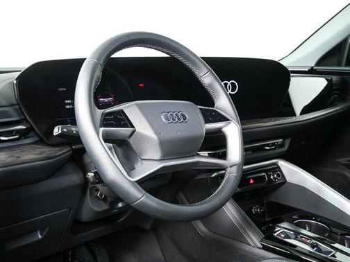 Tambora Gray Metallic 2025 Audi Q5 Premium Plus TFSI quattro S tronic