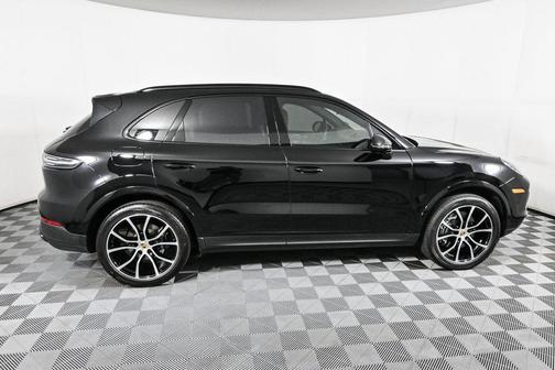 2023 Porsche Cayenne Platinum Edition